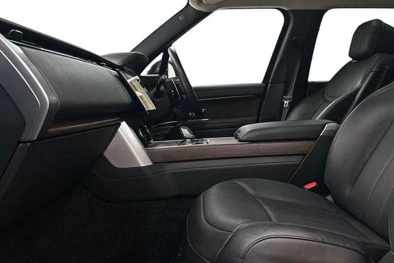 Used Land Rover Range Rover SE 296 HP (217 kW) 2022 Black SUV