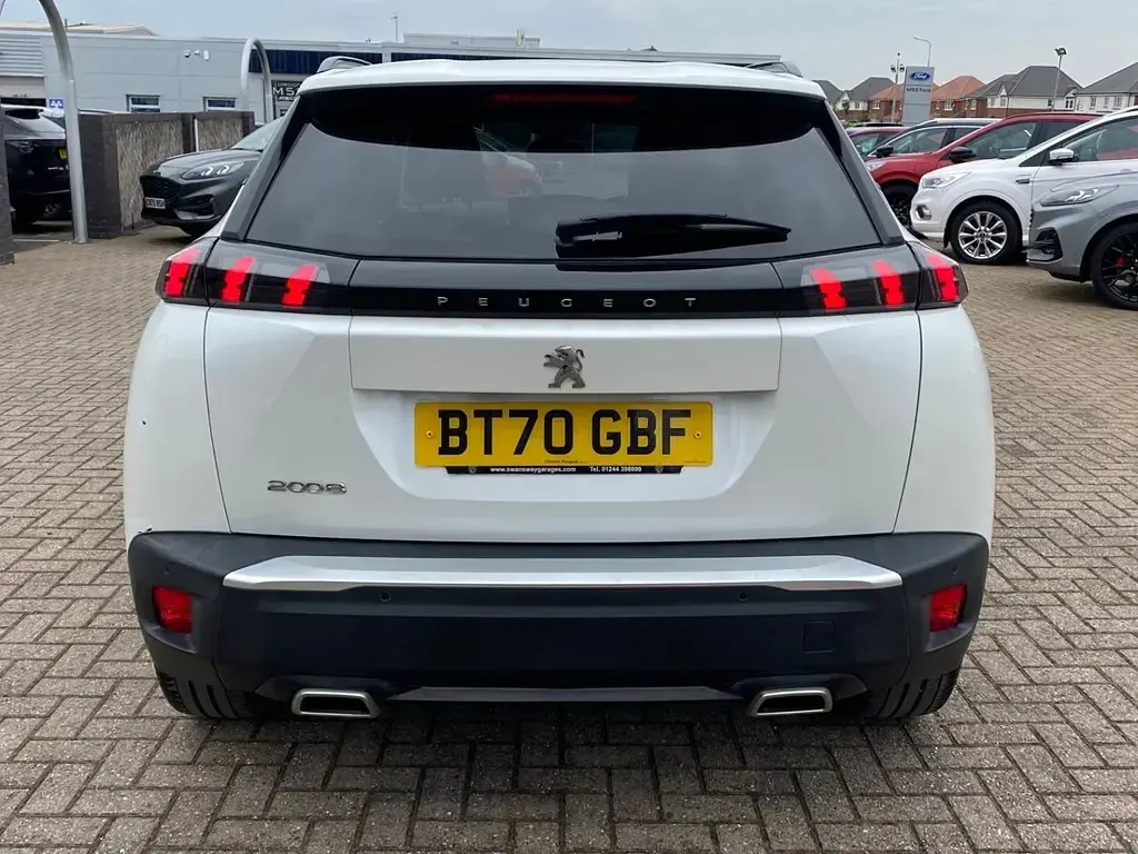 Begagnad Peugeot 2008 Allure Premium 2020 Vit SUV