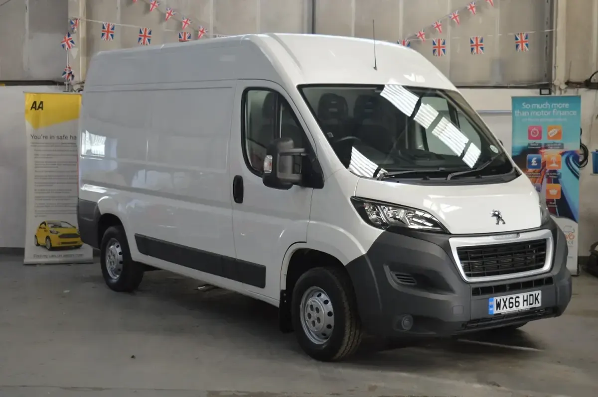 Used Peugeot Boxer 130 HP (95 kW) 2016 White Van