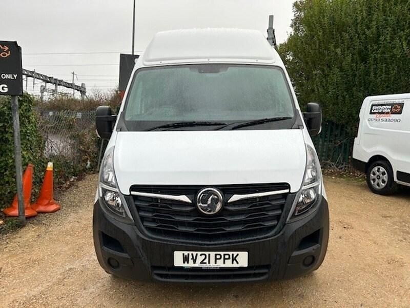 Used Vauxhall Movano Edition 135 HP (99 kW) 2021 White MPV