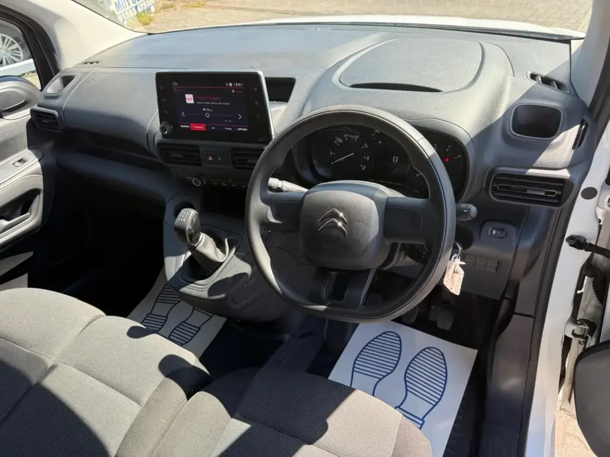 Used Citroën Berlingo Start 75 HP (55 kW) 2020 White MPV
