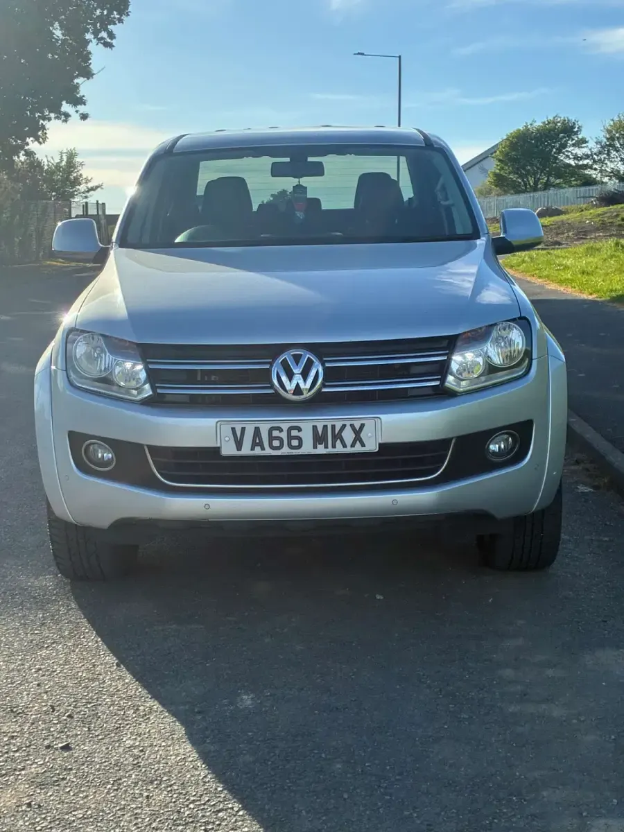 Begagnad VW Amarok Highline 180 HK (132 kW) 2016 Silver Pickup