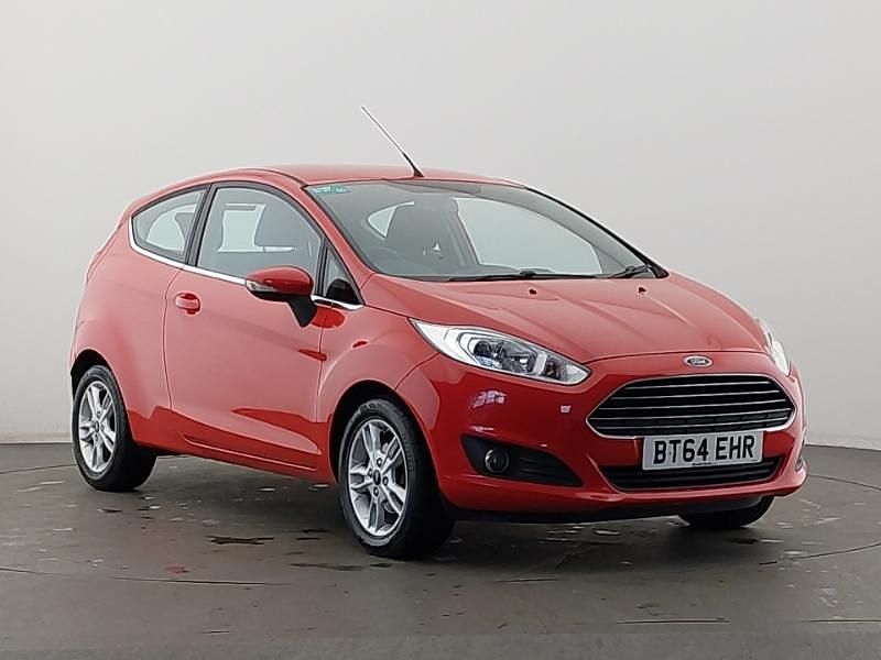 Used Ford Fiesta Zetec 82 HP (60 kW) 2014 Red Hatchback