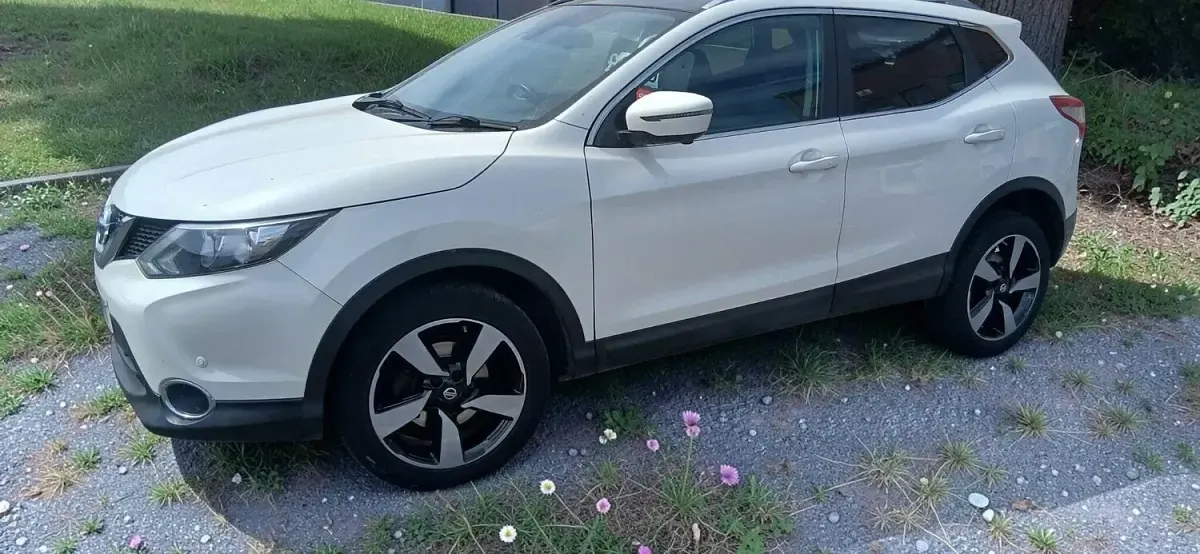 Used Nissan Qashqai N-TEC 110 HP (80 kW) 2015 White SUV