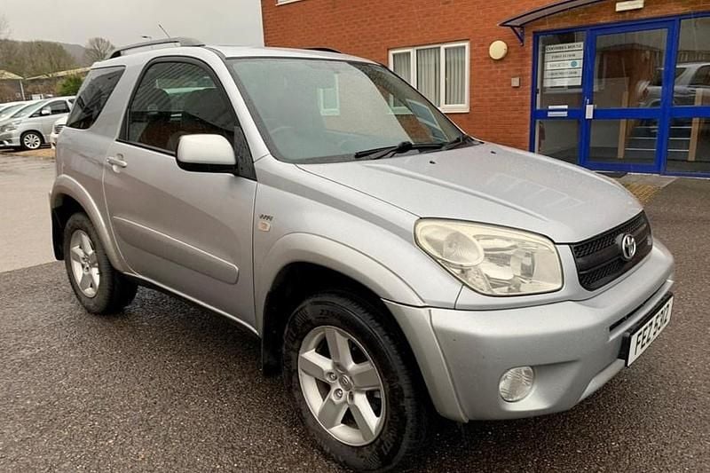 Used 2005 Toyota RAV4 Hatchback | £3,995 (Fair price) - Image 1/1