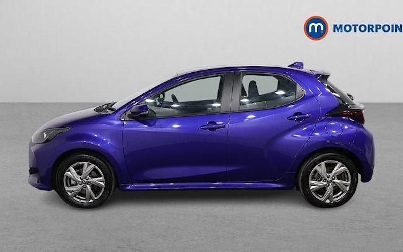 Used Toyota Yaris Hybrid 116 HP (85 kW) 2025 Blue Hatchback