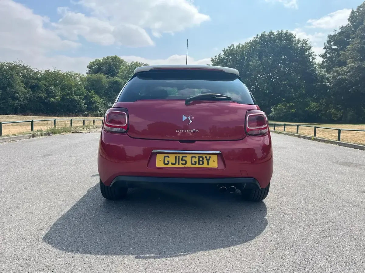 Used Citroën DS3 90 HP (66 kW) 2015 Red Hatchback