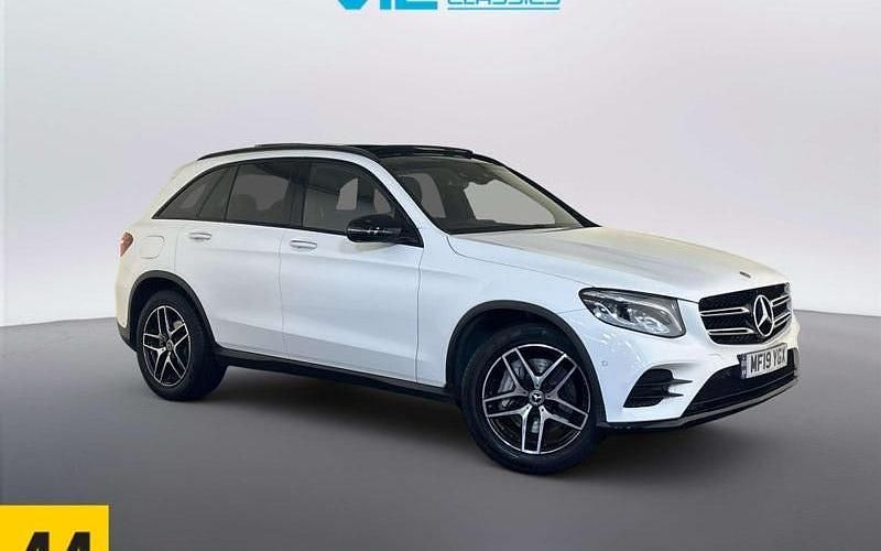 Used Mercedes GLC250 AMG 204 HP (150 kW) 2019 White Estate