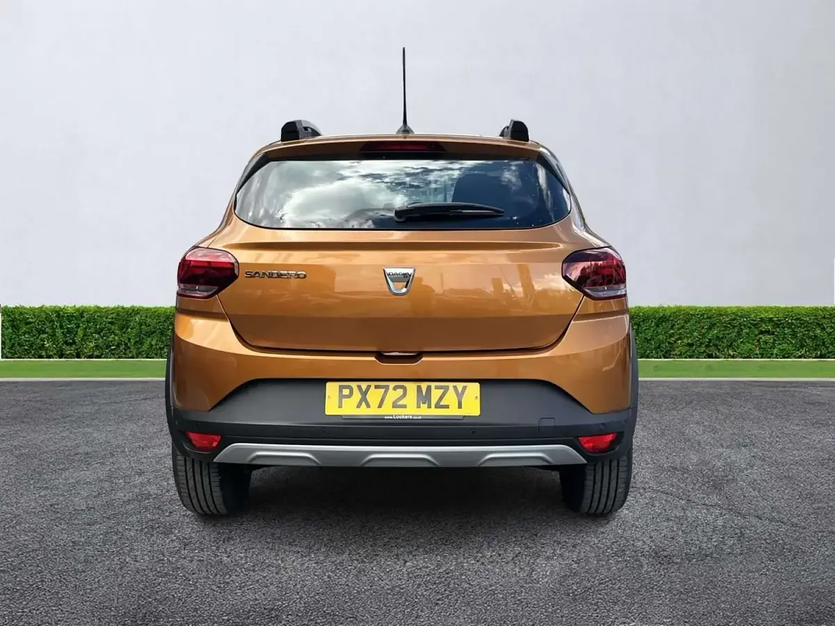 Usado Dacia Sandero Prestige 2022 Naranja Utilitario
