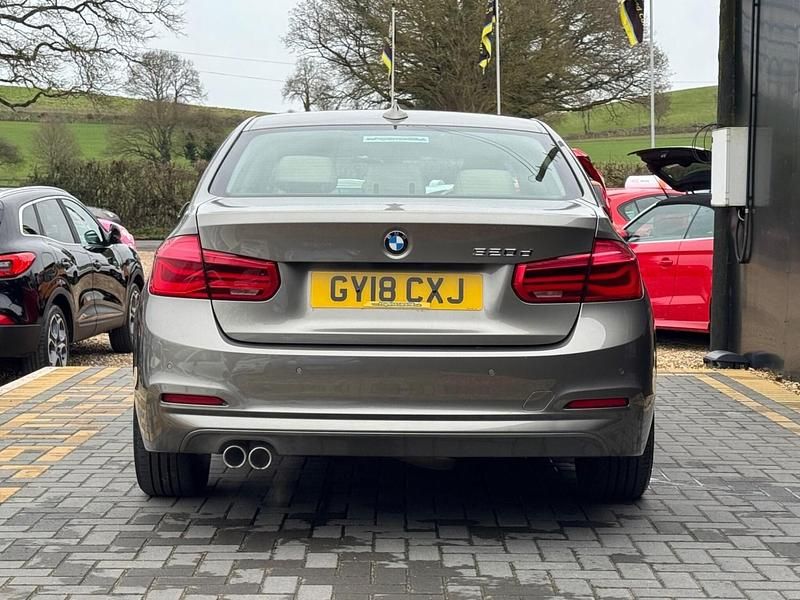 Begagnad BMW 320 Efficient Dynamics 2018 Silver Sedan