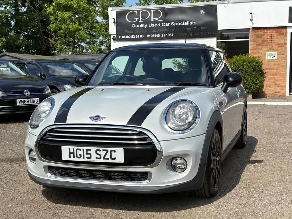 Używany Mini Cooper Hatch 136 KM (100 kW) 2015 Srebrny Hatchback