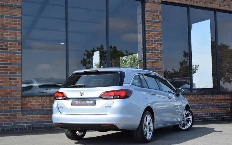 Used Vauxhall Astra SRi 150 HP (110 kW) 2019 Estate
