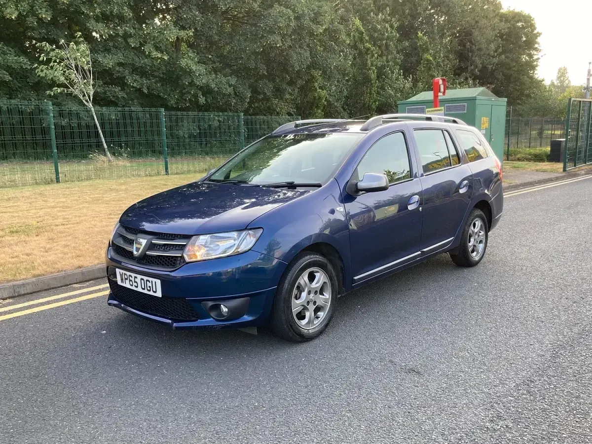 Used Dacia Logan MCV Lauréate 90 HP (66 kW) 2015 Blue Estate