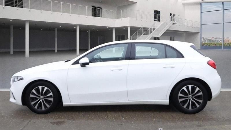 Used Mercedes A180 SE 116 HP (85 kW) 2021 White Hatchback