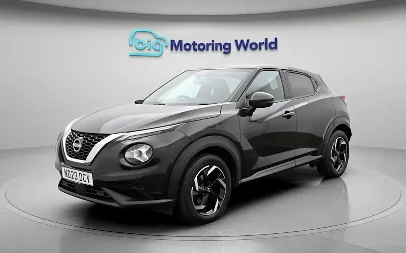 Usado Nissan Juke N-Connecta 114 HP (83 kW) 2023 Preto SUV