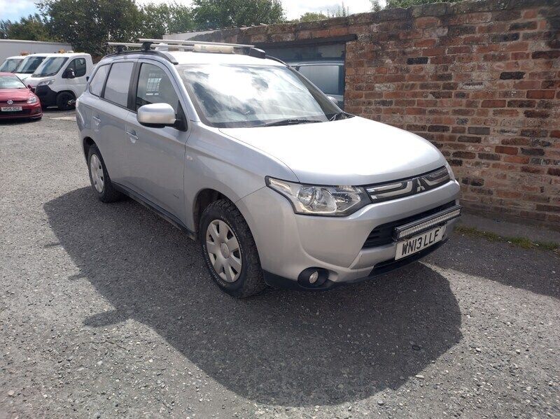 Silver Used 2013 Mitsubishi Outlander SUV | £2,995 (Good price) - Image 1/4