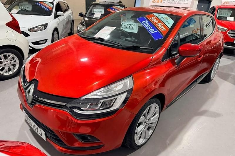 Used Renault Clio IV Signature 90 HP (66 kW) 2018 Red Hatchback