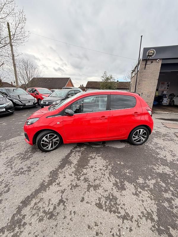 Used Peugeot 108 Allure 72 HP (52 kW) 2020 Red Hatchback