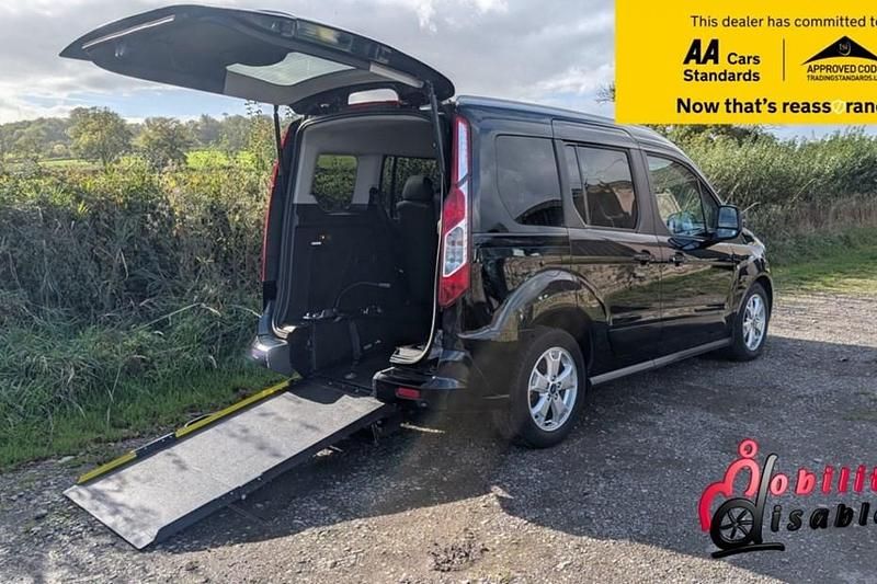 Used 2018 Ford Tourneo Connect Titanium | £16,950 (Expensive) - Image 1/1