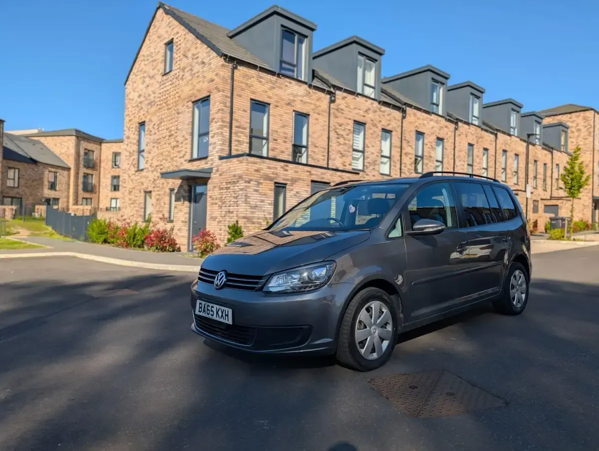 Usado VW Touran SE 2025 Cinzento Monovolume