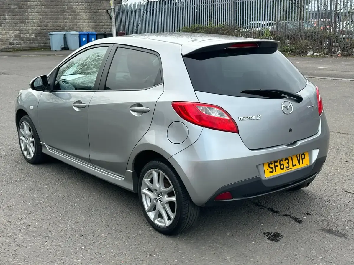 Gebraucht Mazda 2 2013 Silber Kleinwagen