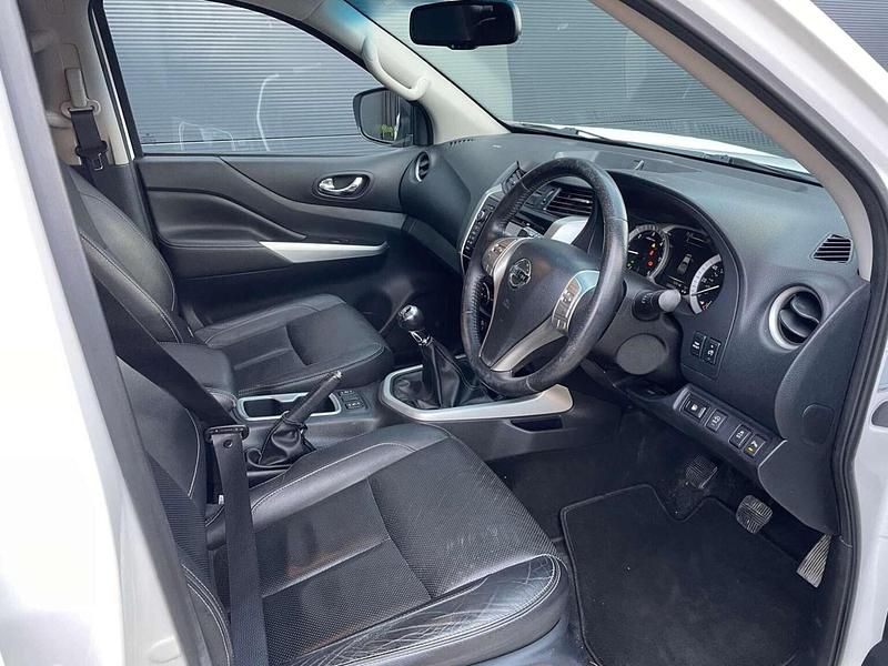 Used Nissan Navara Tekna 2018 White Pickup