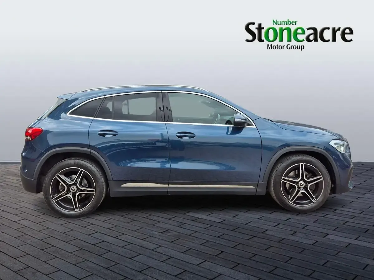 Used Mercedes GLA200 Executive 163 HP (119 kW) 2022 Blue SUV