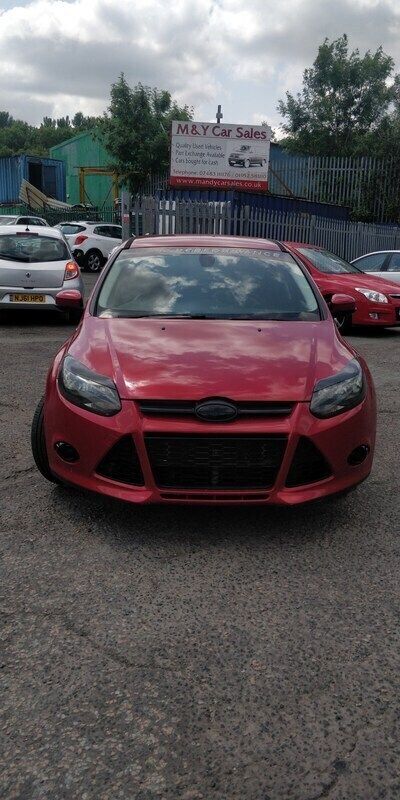 Red Used 2013 Ford Focus Zetec Hatchback | £2,995 (Good price) - Image 1/4