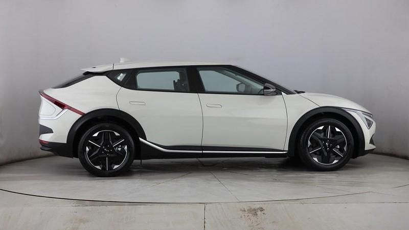 Used Kia EV6 125 kW (170 HP) 2024 White SUV