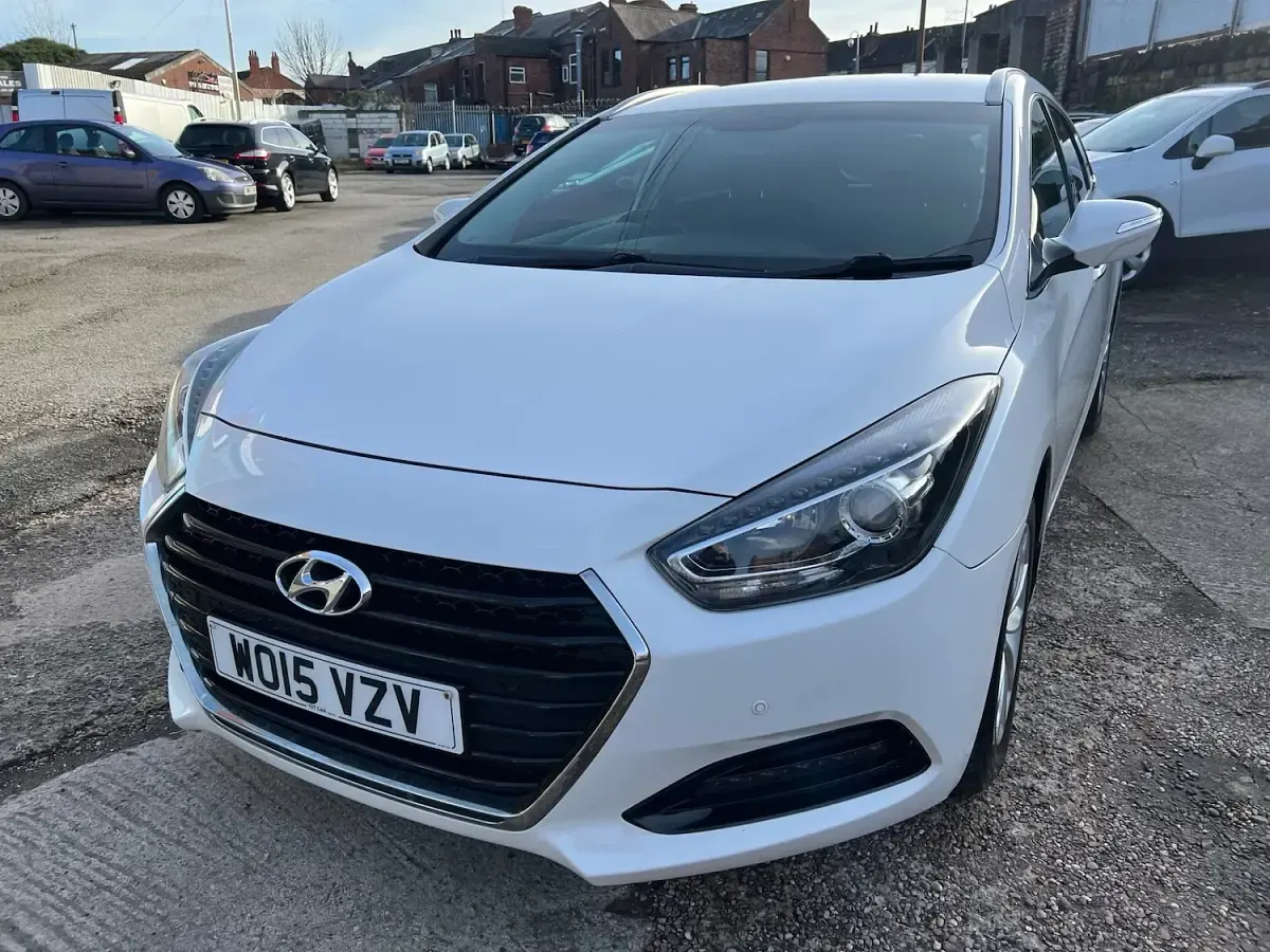 Used Hyundai i40 SE 139 HP (102 kW) 2015 White Estate