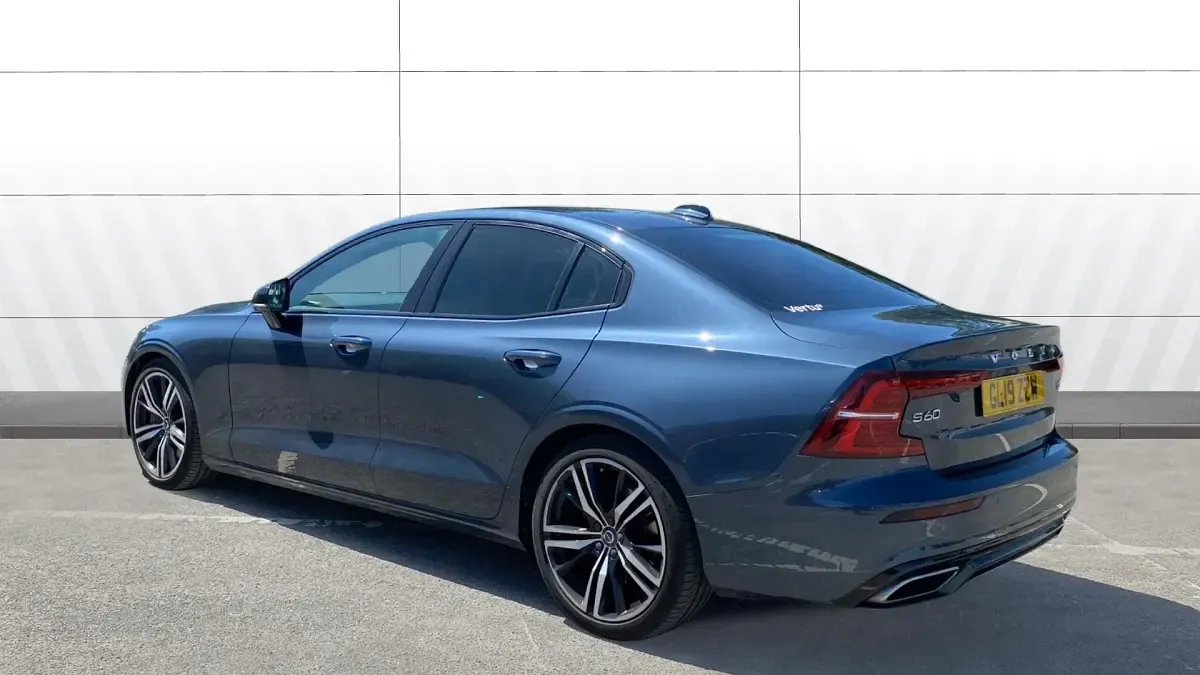 Used Volvo S60 R-Design 250 HP (183 kW) 2019 Blue Sedan