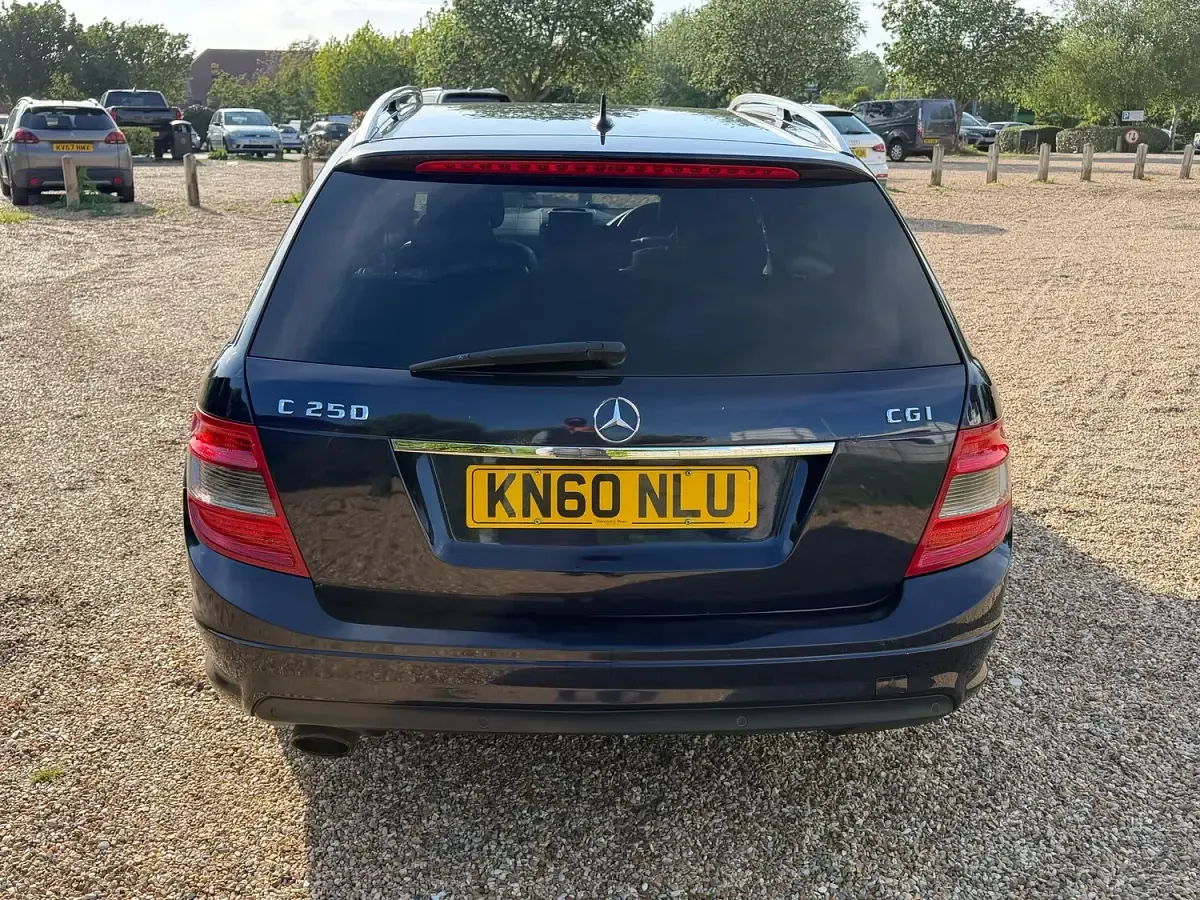 Used Mercedes C250 Elegance 204 HP (150 kW) 2010 Blue Estate