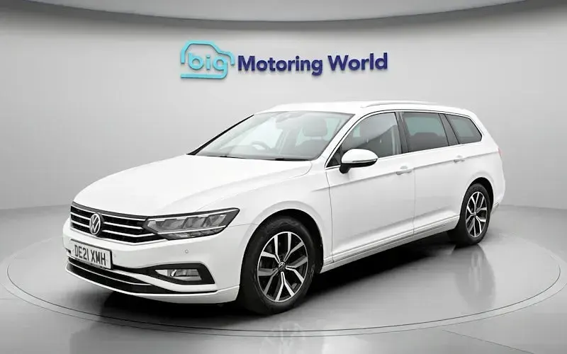 Used VW Passat SEL 150 HP (110 kW) 2023 Estate