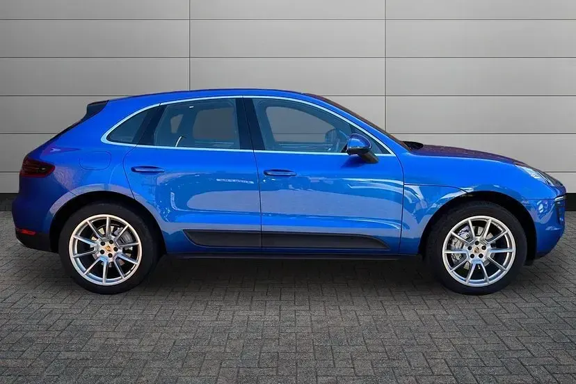 Used Porsche Macan 339 HP (249 kW) 2015 Sapphire blue SUV