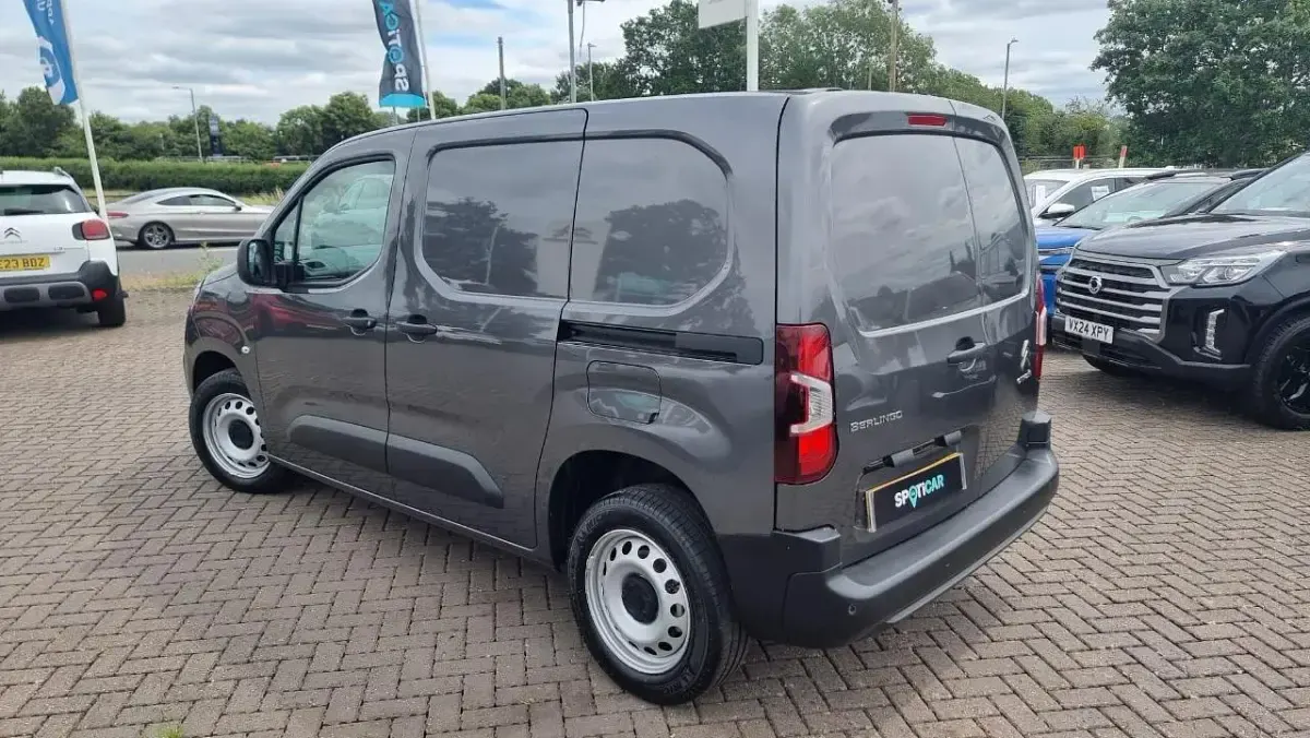 Used Citroën Berlingo 99 HP (72 kW) 2023 Grey MPV