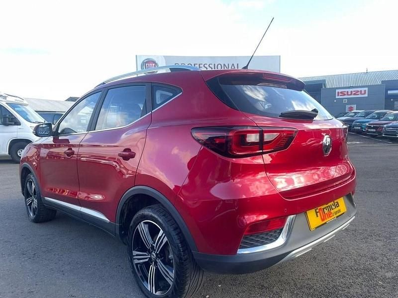 Used MG ZS Exclusive 105 HP (77 kW) 2020 Red Sedan
