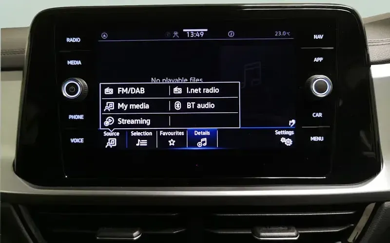 Used VW T-Roc Life 110 HP (80 kW) 2023 Grey SUV