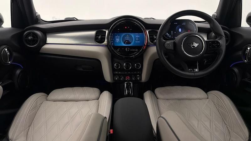 Used Mini Cooper Exclusive 134 HP (98 kW) 2023 Black Hatchback