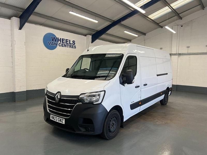 White Used 2023 Renault Master Business Van | £14,790 (Fair price) - Image 1/4