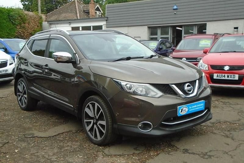 Beige Used 2014 Nissan Qashqai Tekna SUV | £6,995 (Fair price) - Image 1/1