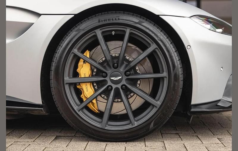 Used Aston Martin Vantage 502 HP (369 kW) 2022 Silver Coupe