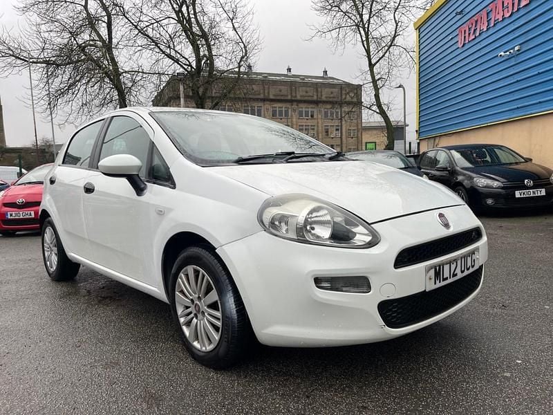 White Used 2012 Fiat Punto Pop Hatchback | £1,195 (Fair price) - Image 1/4