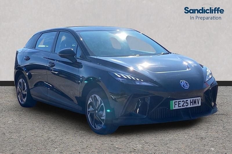 Begagnad MG MG4 EV SE 319 kW (435 HK) 2024 Svart Halvkombi