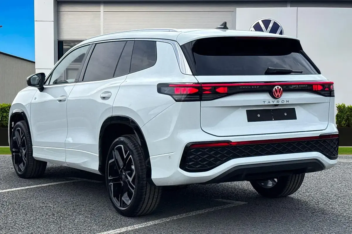 New VW Touran R-line 150 HP (110 kW) 2026 White MPV