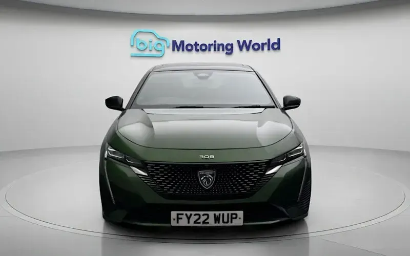Used Peugeot 308 Premium 224 HP (164 kW) 2022 Green Hatchback