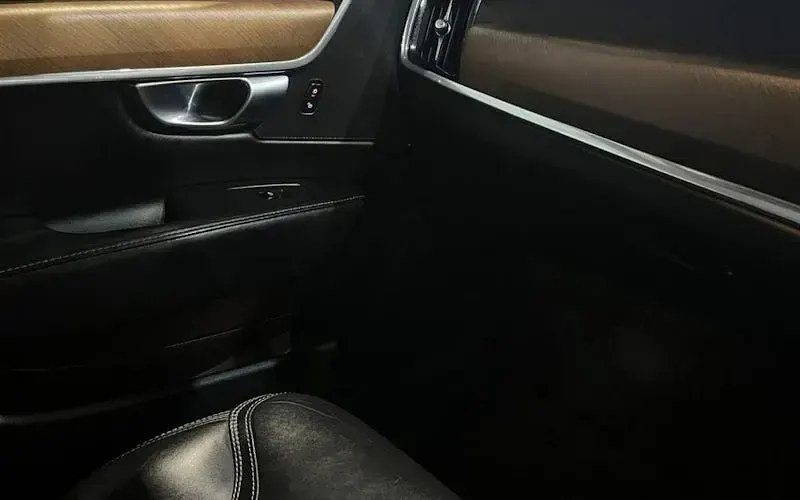 Used Volvo S90 Inscription 235 HP (172 kW) 2017 Blue Sedan
