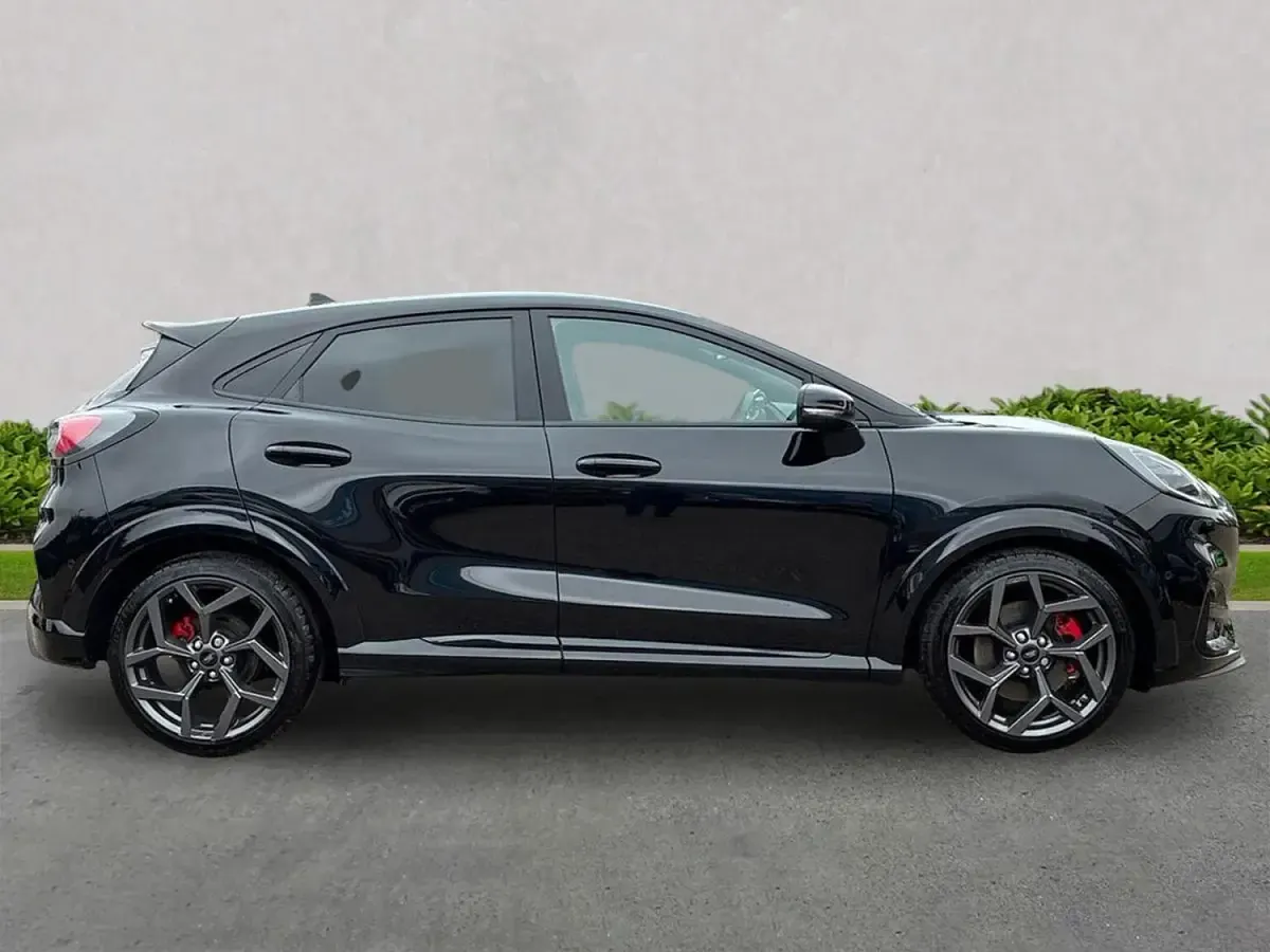 Usado Ford Puma Performance Edition 200 CV (147 kW) 2023 Negro SUV