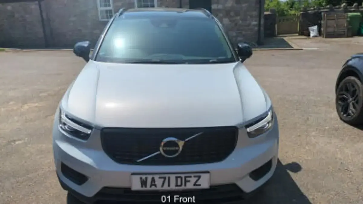 Used Volvo XC40 R-Design 163 HP (119 kW) 2021 Silver SUV