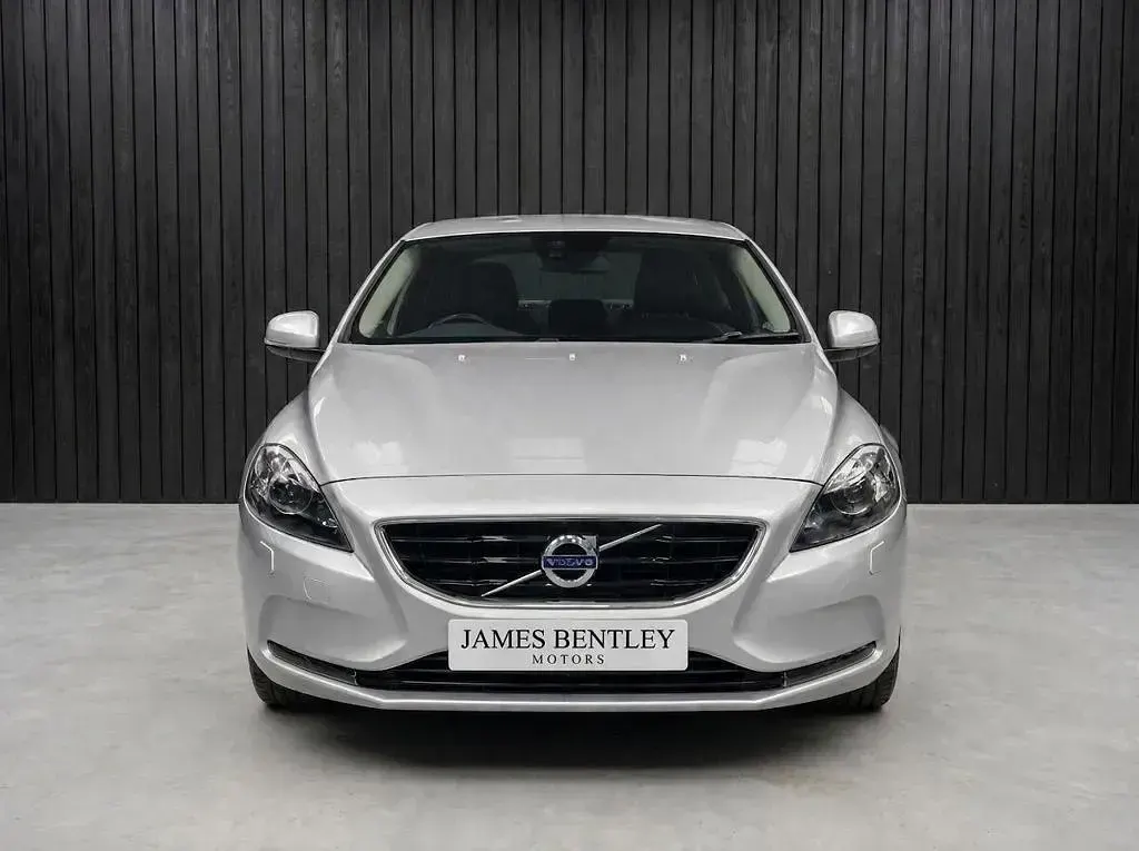 Used Volvo V40 SE Lux 2014 Silver Hatchback