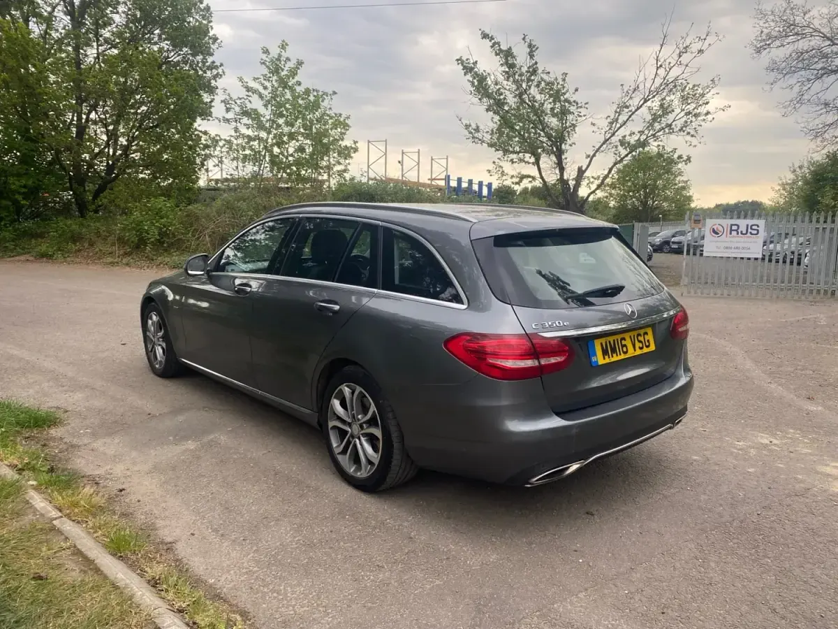 Usado Mercedes C350e 2016 Cinzento Carrinha